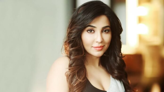 actor paravthi nair