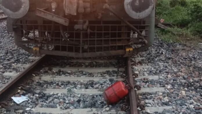 Another train sabotage attempt; Gas cylinder on rail; A huge disaster turned upside down