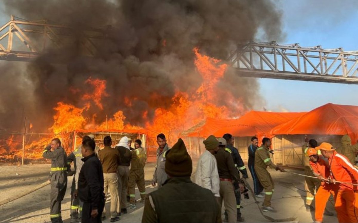 Maha Kumbh tents catch fire after cylinders explode