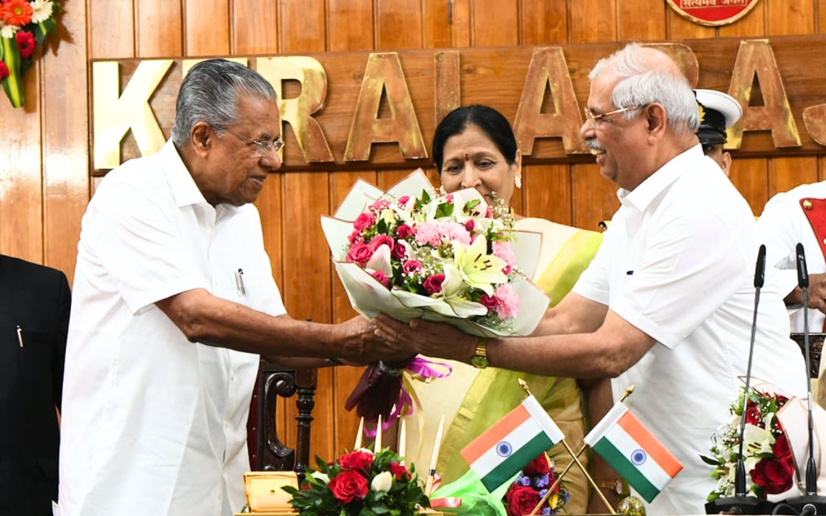 Pinarayi Vijayan and Rajendra Vishwanath Arlekar