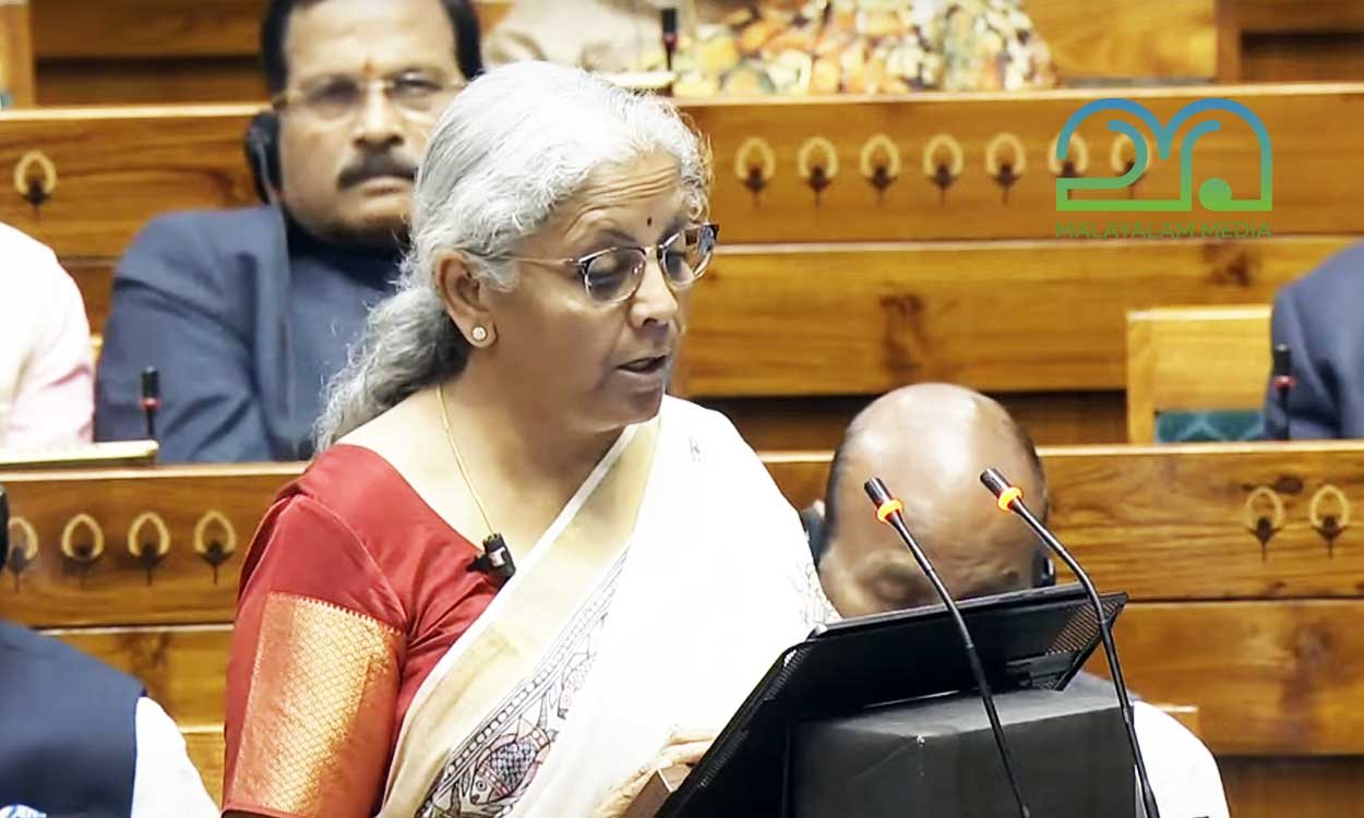 Nirmala sitharaman presenting Budget 2025