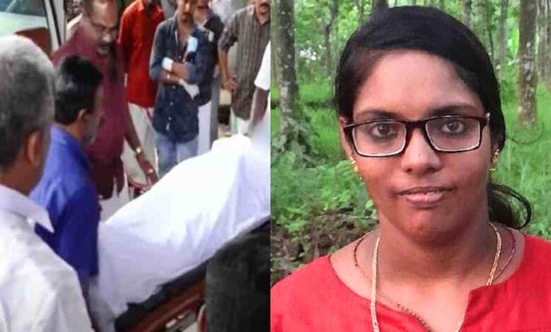 Anitha Sunny Kaduthuruthi