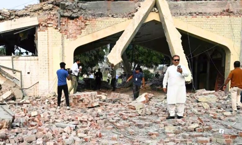 Lahore Hit by Explosions; Witnesses Report Loud Blasts, Smoke Engulfs City