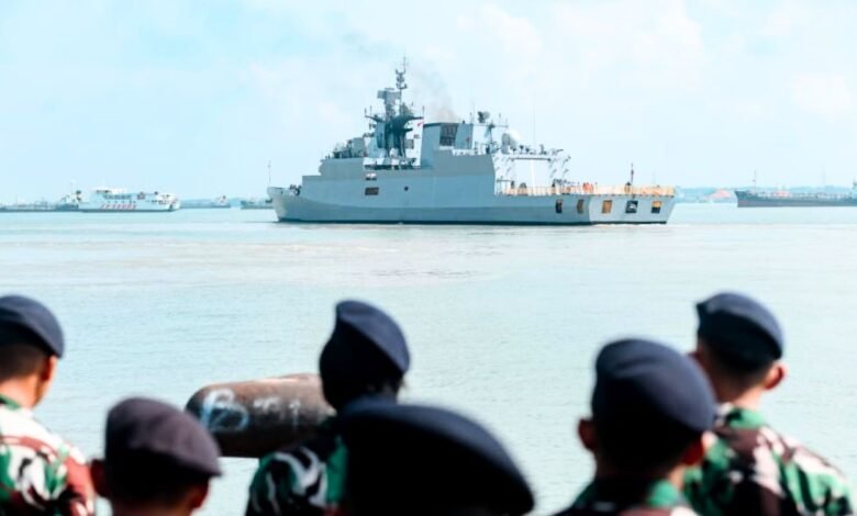 INS Kadmatt visits Surabaya