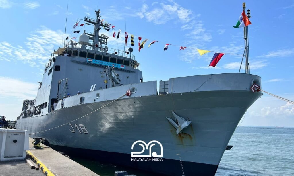 INS Sandhayak Singapore visit